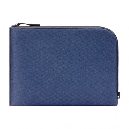Incase - Sleeve Facet in tessuto spigato riciclato per MacBook 13'' - Blu Navy