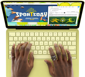 MacBook Neo giallo agrume, mani sulla tastiera, l’utente sta componendo un’email con l’invito a un evento sportivo, il sito web dell’evento è aperto accanto