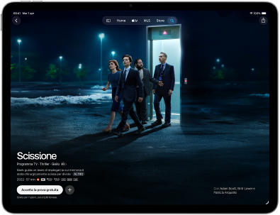 iPad Air mostrato di fronte, sullo schermo si nota la serie Scissione nell’app Apple TV