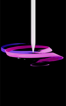 Una Apple Pencil Pro color bianco, vista di fronte, in verticale, profilo laterale, che disegna un motivo astratto di nastri viola e rosa